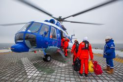 Югорских работодателей, осуществляющих деятельность вахтовым методом, обязали уведомлять Роспотребнадзор о размещении работников в буферной зоне