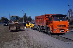 В Югорске начался ямочный ремонт дорог