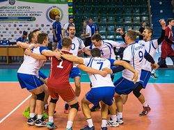Мужская сборная Югорска по волейболу впервые в истории стала чемпионом округа