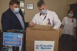 Андрей Бородкин передал респираторы для медперсонала Югорской городской больницы 