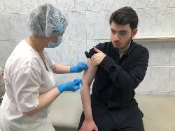 В Югорске началась вакцинация подростков от COVID-19