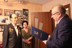  Поздравления с 90-летием принимает участник трудового фронта Казачко Иван Тихонович