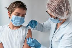 Родителям югорских школьников расскажут о вакцинации подростков против коронавируса