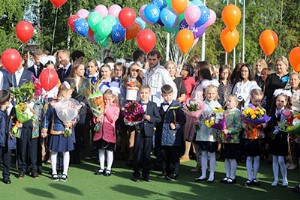 В школах Югорска состоялись торжественные линейки, посвященные Дню знаний