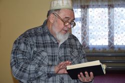 Имам Югорской мечети Салават Гаряев принимает сегодня поздравления