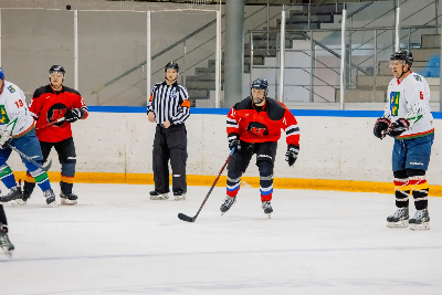 На два дня Югорск стал эпицентром напряжённых хоккейных баталий