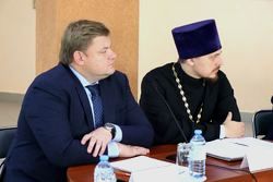 Глава Югорска принял участие в совещании глав муниципалитетов с представителями Югорской епархии