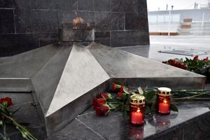 Сегодня депутаты Думы Югорска почтили память неизвестного солдата