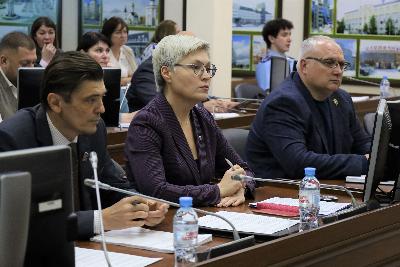 Депутаты Думы города обсудили итоги летнего пожароопасного периода и безопасность дорожного движения в Югорске