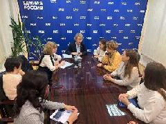 Председатель Думы Евгения Комисаренко провела личный прием по вопросу мер поддержки женщин-предпринимателей