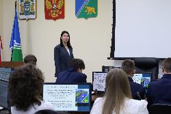 Школьники Югорска побывали на экскурсии в администрации города