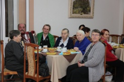 Члены общества инвалидов встретились за чашкой чая