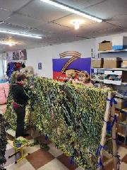 Своих не бросаем: девиз всех поколений!