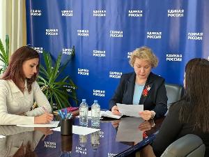 Председатель Думы Евгения Комисаренко провела прием граждан 