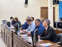 Состоялось совместное заседание комиссий по регламенту, нормотворчеству и депутатской этике, и по социальной политике.